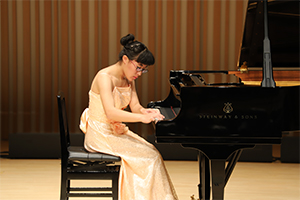 浜田チエミ さん(太田西中2年)　飛翔、　海の風景　ギロック作曲