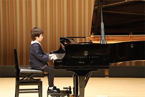 長島凛玖 君(4才11ヶ月)　スケーターズワルツ　ワルトトイフエル作曲