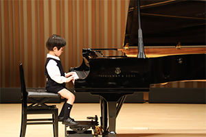 喜多村政孝 君(4歳10ヶ月)　マーチ　外国曲