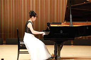 菊池莉央 さん(旭中3年)　小人の行進　グリーグ作曲