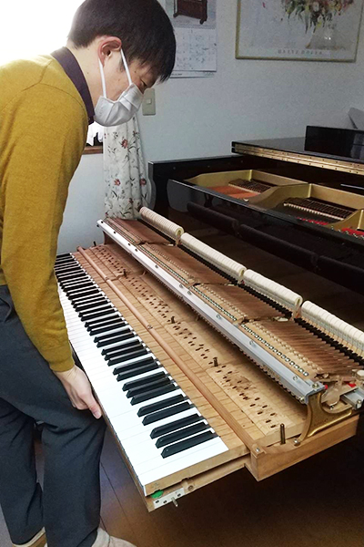 グランドピアノ ハンマー取り替え08