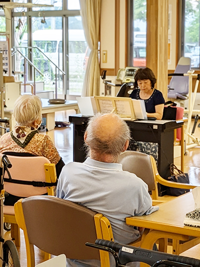 ボランティアピアノコンサート 友愛デイサービス01